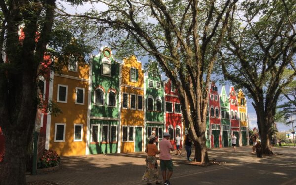 Holambra: uma viagem pelas tradições e cultura holandesas no Brasil